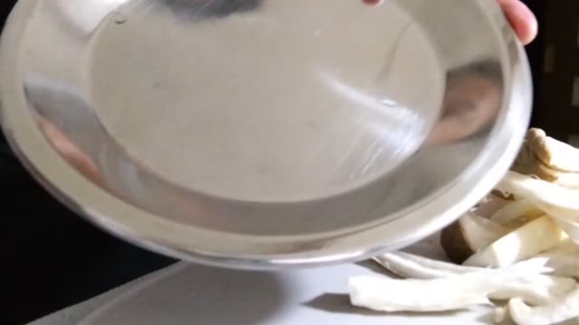 【遠藤商事】 小皿 業務用 市場用丸皿 20cm 18-0ステンレス 日本製 BML03020 ht