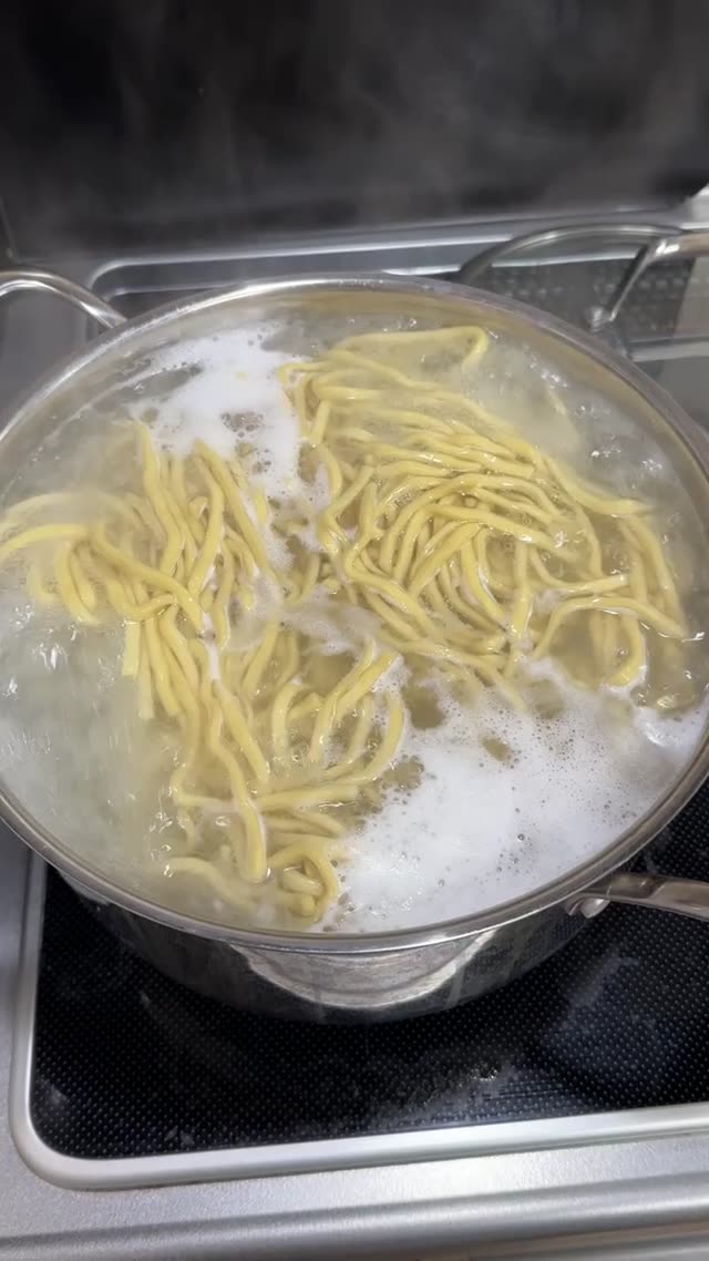 【アイリスオーヤマ】(IRIS OHYAMA) 両手鍋 24cm ガス火/IH対応 食器洗浄対応 お