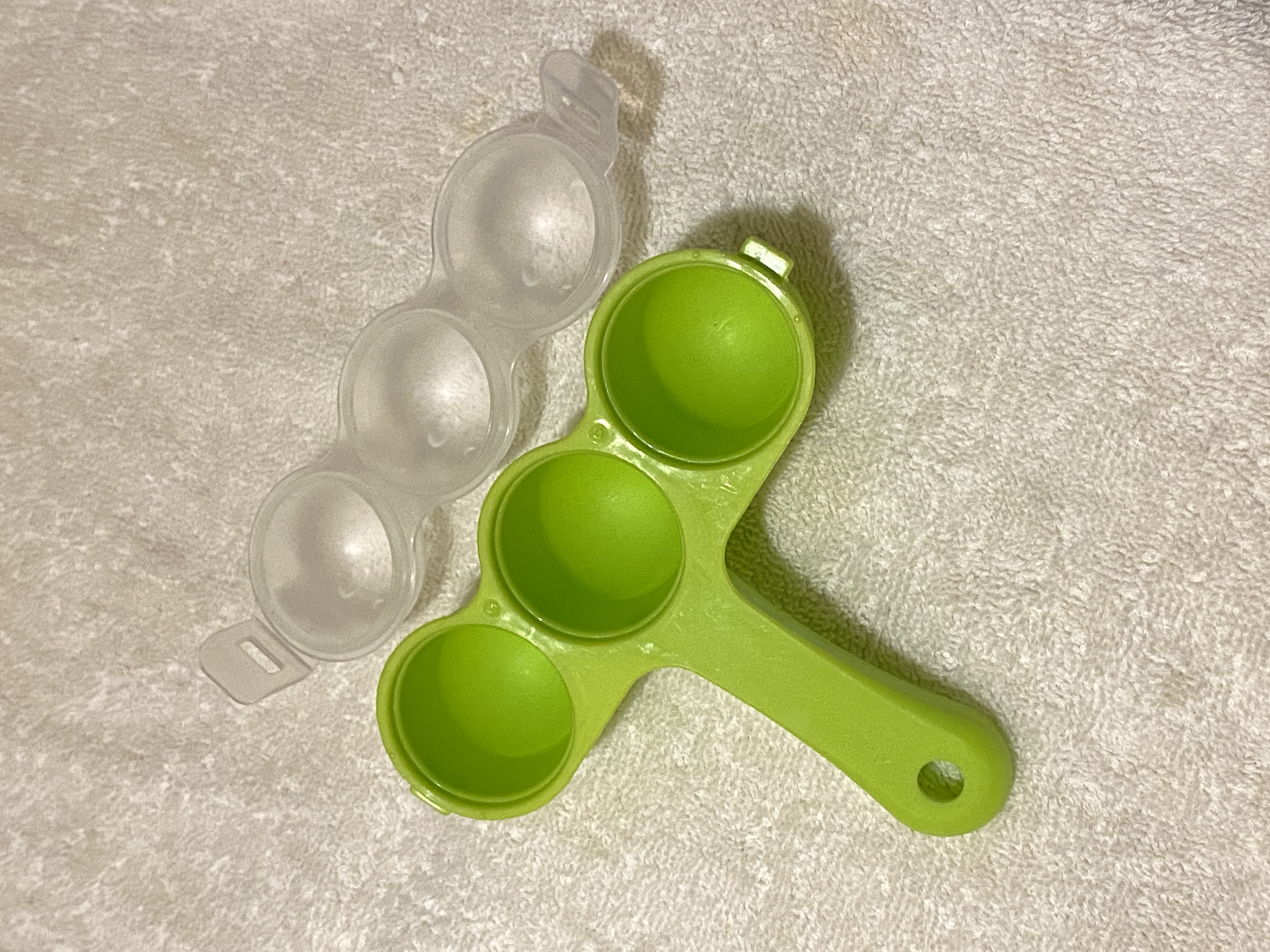 子どもでも降るだけで一口大のおにぎりが出来るので家族分揃えて皆で振るのも盛り上が