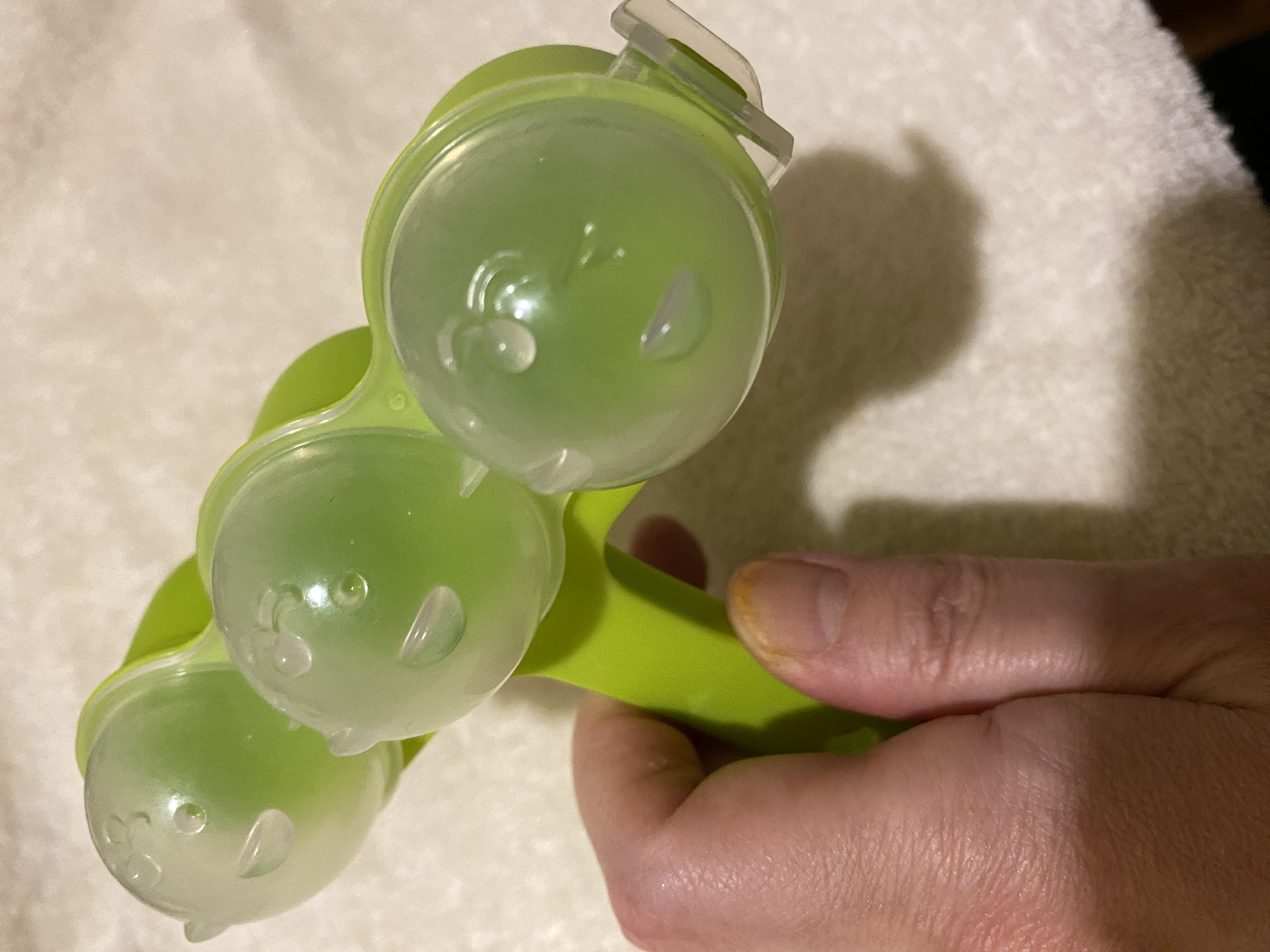 子どもでも降るだけで一口大のおにぎりが出来るので家族分揃えて皆で振るのも盛り上が